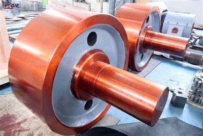 Con lăn hỗ trợ lò quay có trục