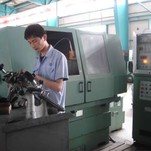 Máy mài rãnh CNC bên trong